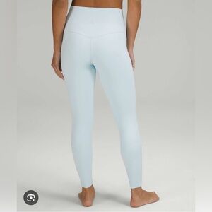 Lululemon Align High-Rise Pant 25”
Powder Blue